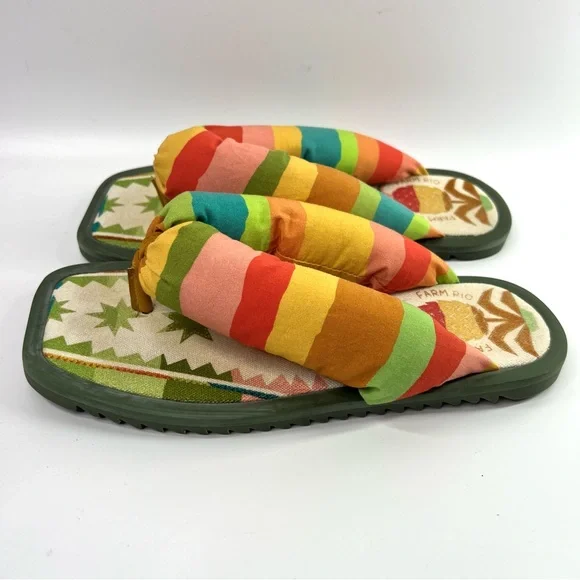 FARM Rio Pineapple Puffy Flip Flop Sandals 8 - Picture 2 of 14